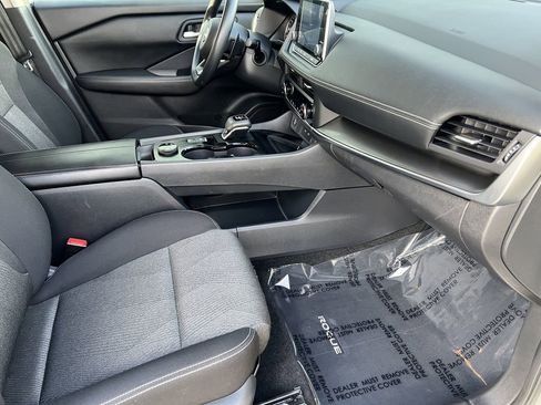 Used 2024 Nissan Rogue SV image 22