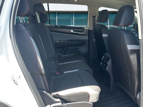 New 2026 Volkswagen Atlas Peak Edition AWD/4WD image 13