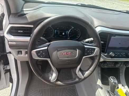 Used 2017 GMC Acadia SLT FWD image 6