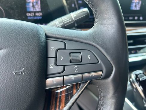 Used 2024 Cadillac Escalade Premium Luxury w/ Performance Package AWD/4WD image 30