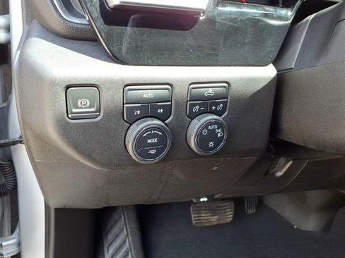 Used 2022 Chevrolet Silverado 1500 LT w/ Protection Package AWD/4WD image 18