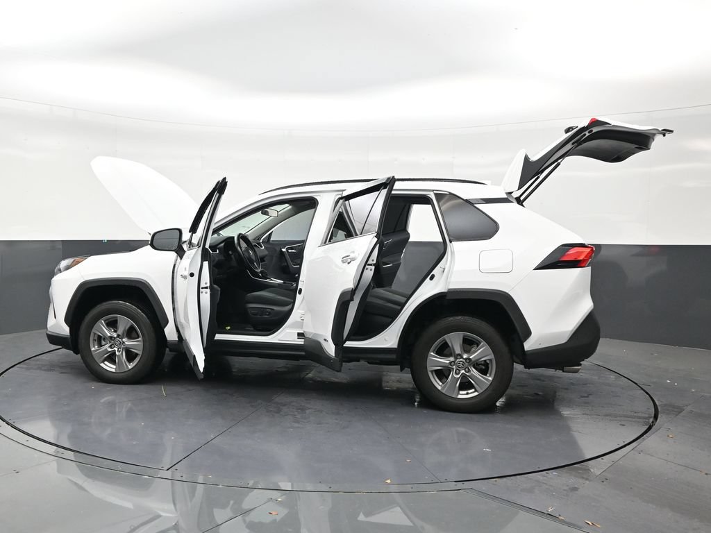 Used 2025 Toyota RAV4 XLE w/ Weather Package AWD/4WD image 30