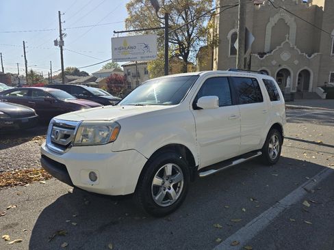 Used 2011 Honda Pilot EX image 1