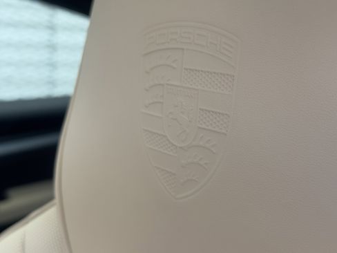 Certified 2025 Porsche Cayenne Coupe AWD/4WD image 33