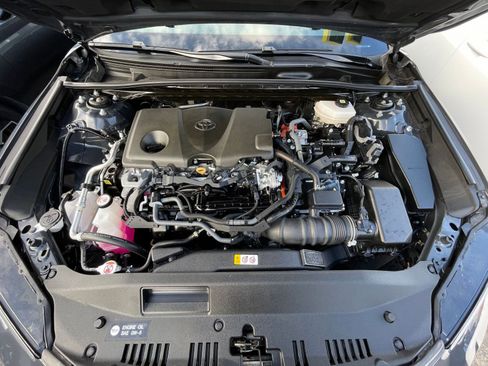 Used 2025 Toyota Camry LE image 32