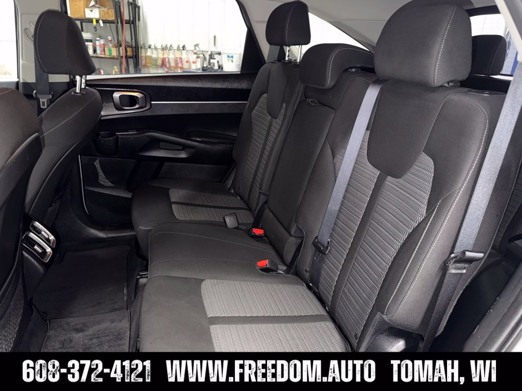 Used 2021 Kia Sorento LX FWD image 13