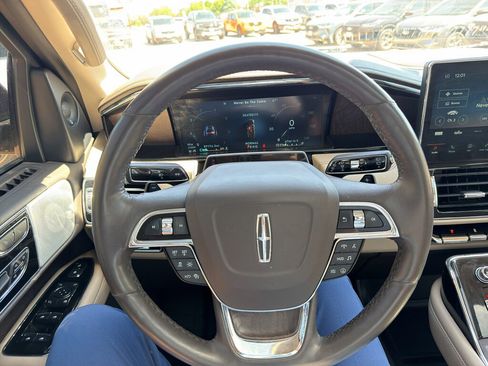 Used 2023 Lincoln Navigator L Reserve AWD/4WD image 11