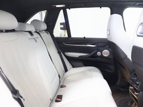 Used 2016 BMW X5 M image 24