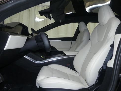 Used 2022 Tesla Model S Plaid AWD/4WD image 17