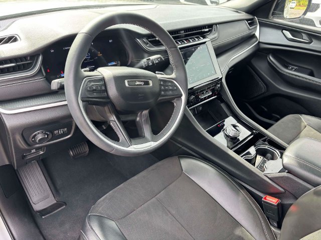 Used 2023 Jeep Grand Cherokee L Laredo AWD/4WD image 14