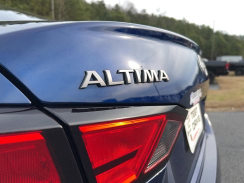 Used 2024 Nissan Altima 2.5 SR w/ SR Premium Package image 10