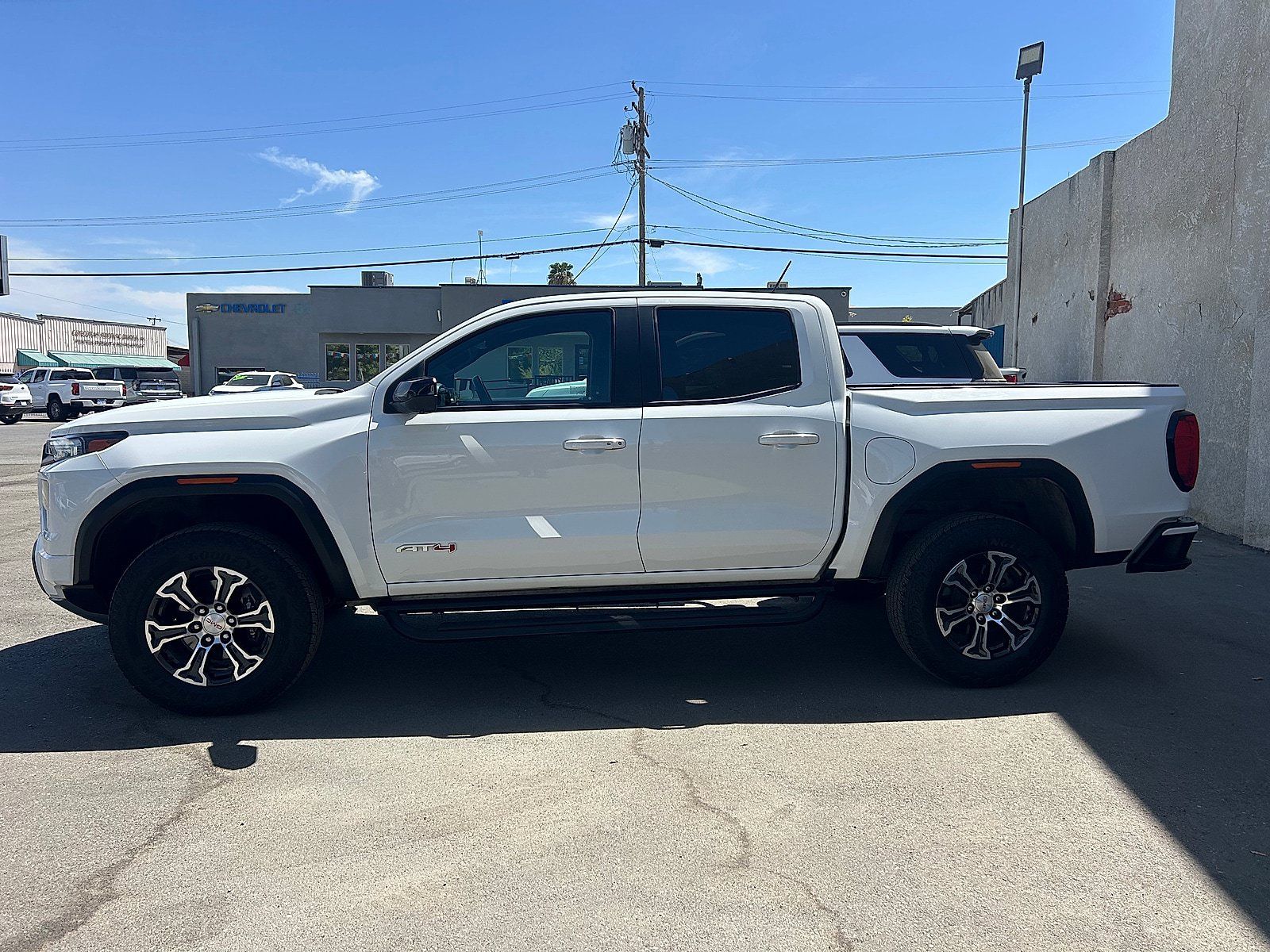 Used 2023 GMC Canyon AT4 w/ AT4 Premium Package AWD/4WD image 6