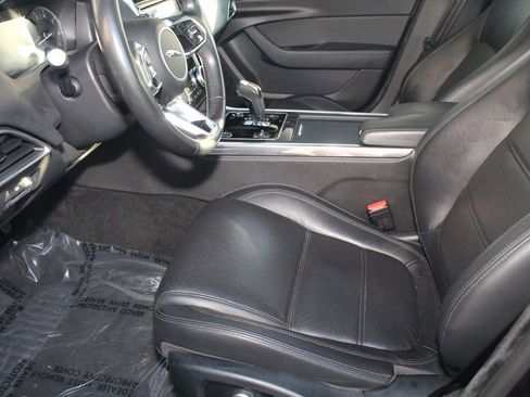 Used 2020 Jaguar XE S RWD image 22