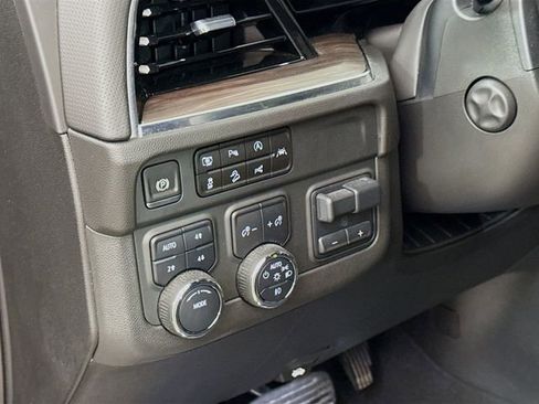 Used 2025 Chevrolet Tahoe Premier image 12