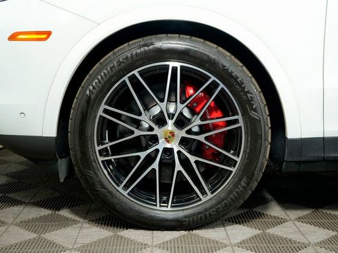 Certified 2024 Porsche Cayenne S w/ Premium Package Plus image 40