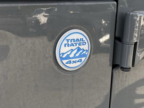 Used 2023 Jeep Wrangler Unlimited Sahara image 32