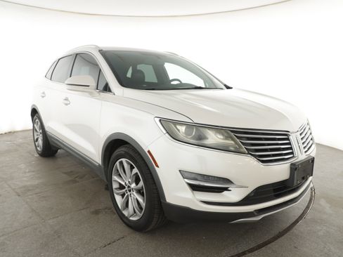 Used 2015 Lincoln MKC FWD w/ Equipment Group 101A Select image 3
