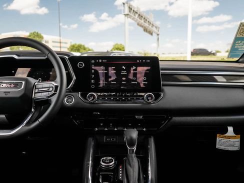 New 2025 GMC Canyon Elevation w/ Convenience Package image 14