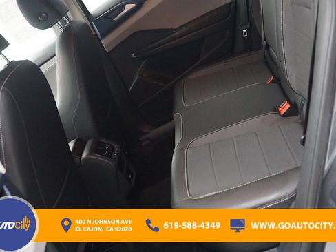 Used 2024 Volkswagen Taos SE image 14