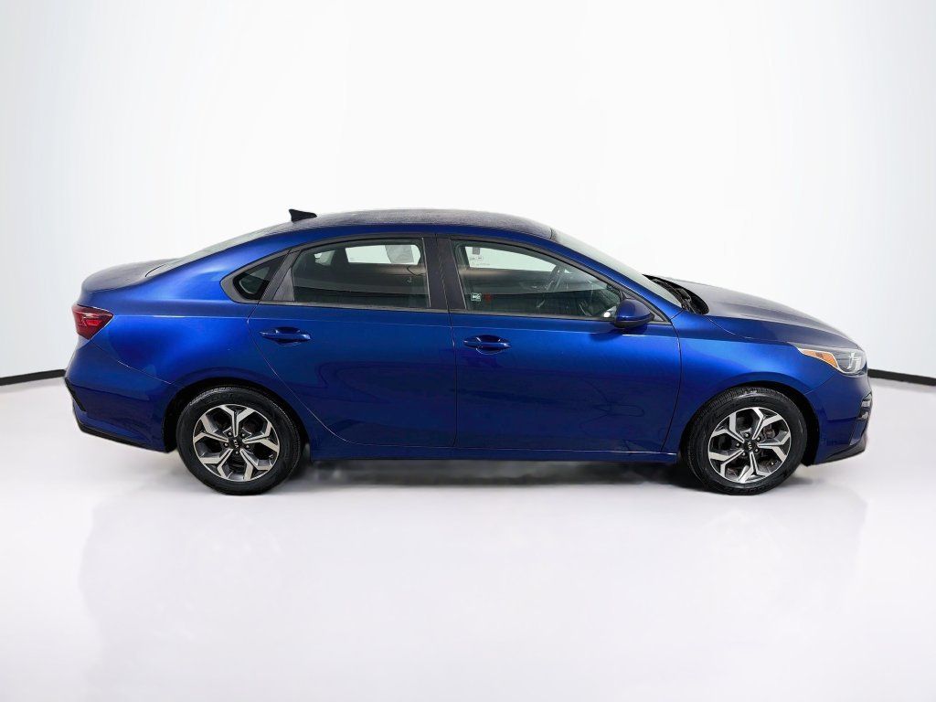 Used 2019 Kia Forte LXS FWD image 4