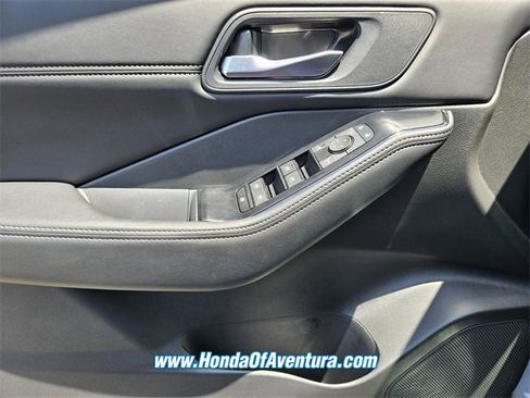 Used 2024 Nissan Rogue SV w/ SV Premium Package image 26