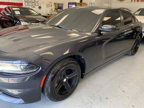 Used 2019 Dodge Charger SXT image 4
