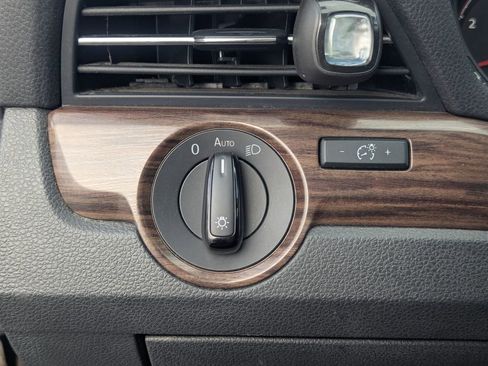 Used 2022 Volkswagen Passat 2.0T image 23