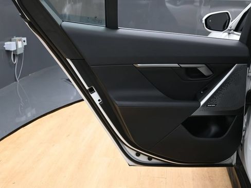 Used 2025 BMW 530i RWD image 41
