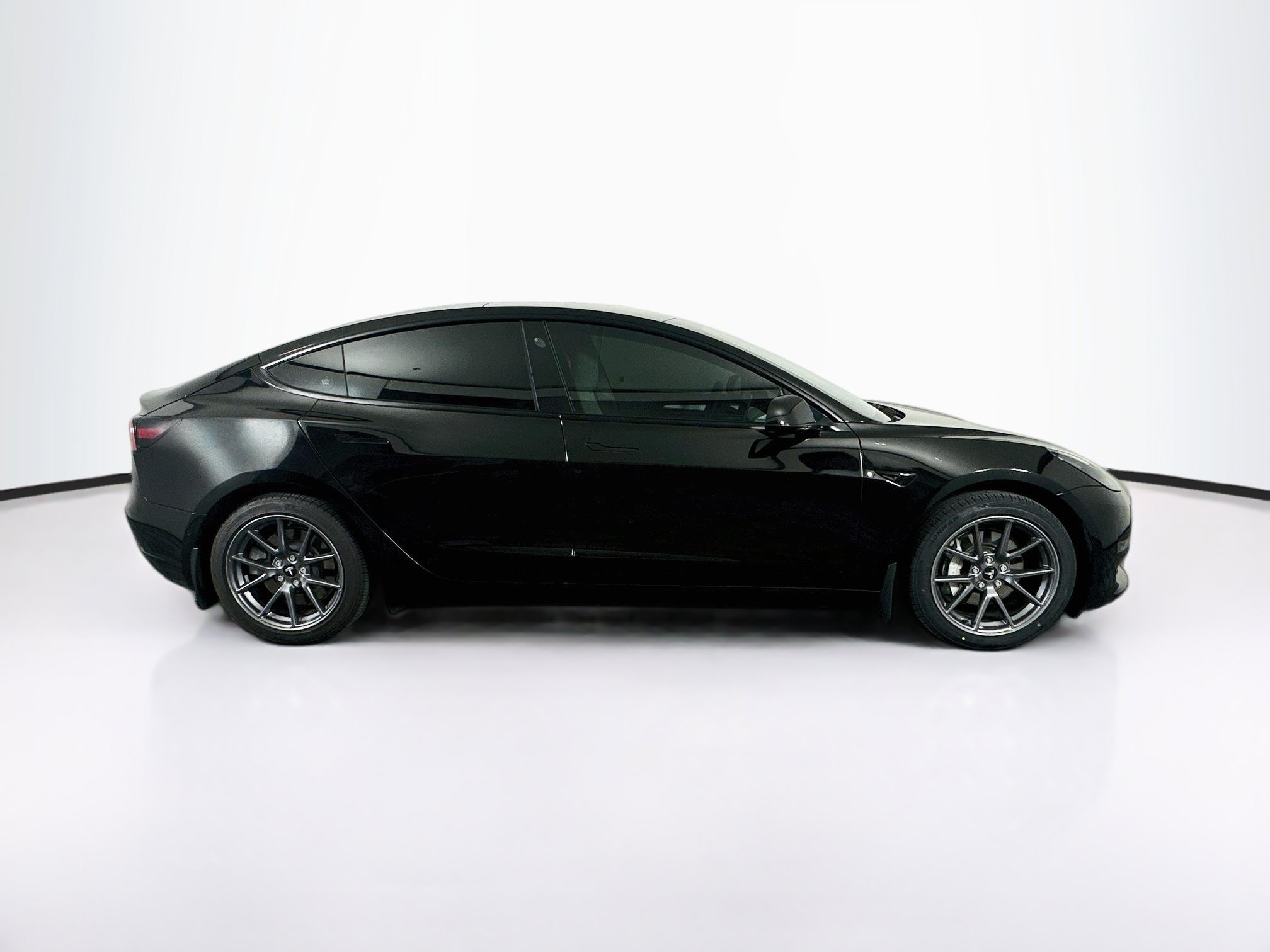 Used 2021 Tesla Model 3 Standard Range Plus RWD image 10