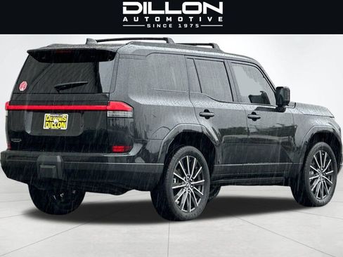 Used 2025 Lexus GX 550 w/ Cold Area Package AWD/4WD image 4