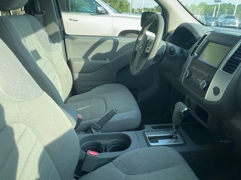 Used 2019 Nissan Frontier S RWD image 6