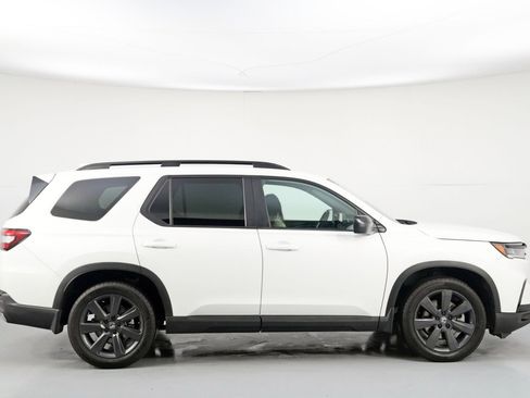 Used 2025 Honda Pilot Sport image 49