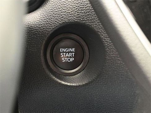 Certified 2025 Toyota Corolla Cross LE image 32