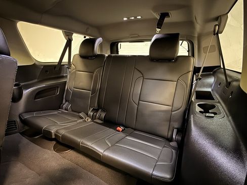 Used 2019 Chevrolet Suburban LT w/ Luxury Package AWD/4WD image 35