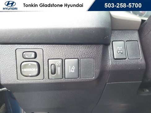 Used 2017 Toyota RAV4 LE image 11