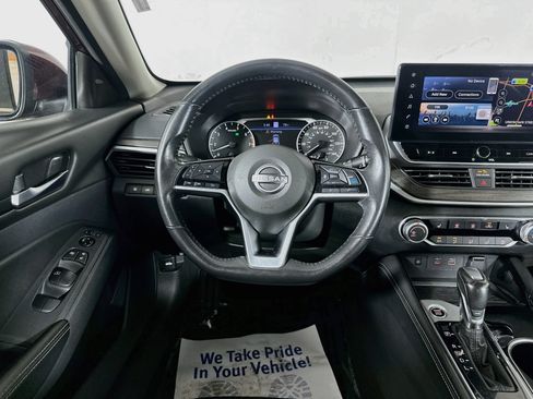 Used 2024 Nissan Altima 2.5 SV w/ SV Premium Package FWD image 22