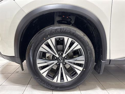 Used 2023 Nissan Rogue SV AWD/4WD image 7