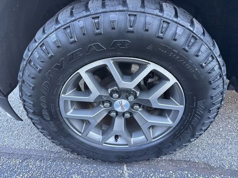 Used 2022 GMC Canyon AT4 image 5