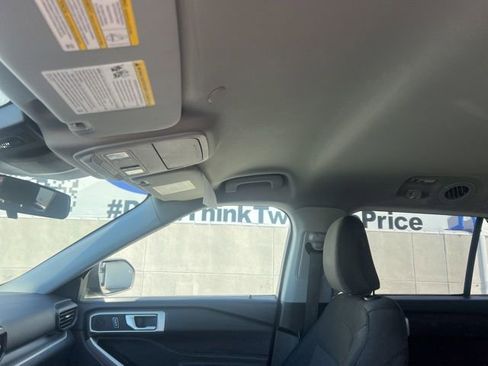 Used 2023 Ford Explorer XLT image 19