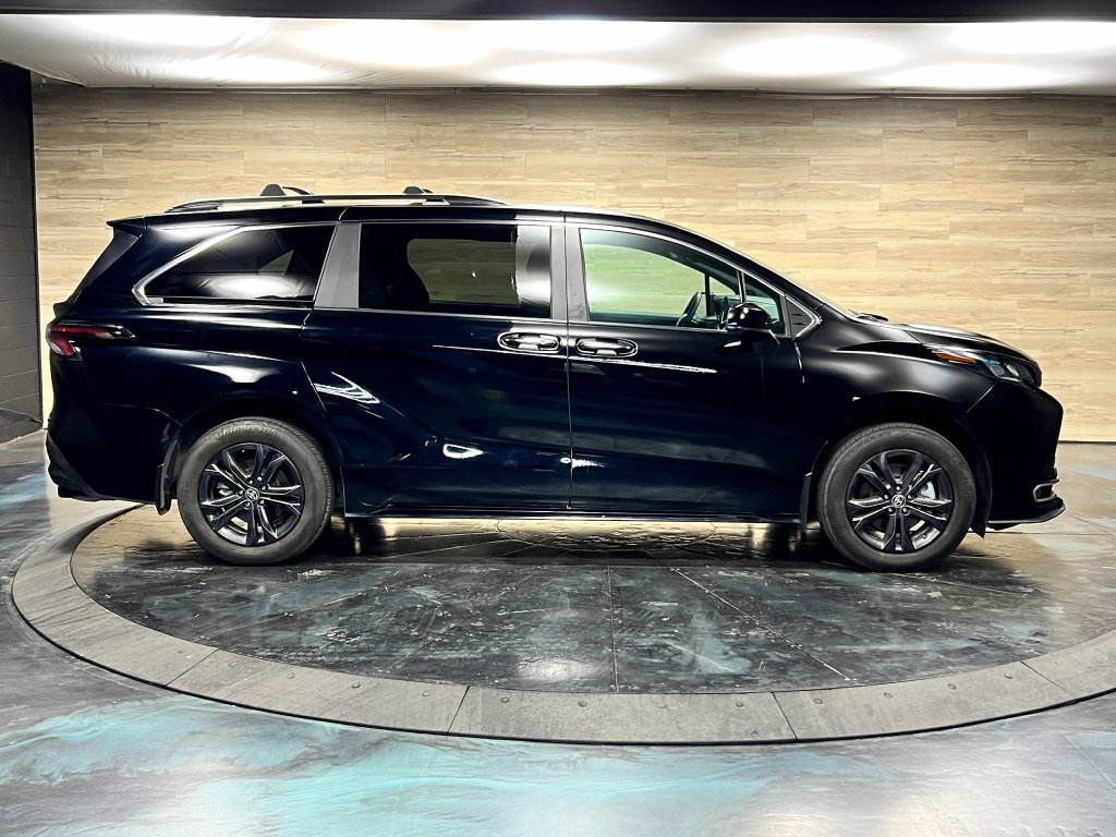 Used 2024 Toyota Sienna XLE Woodland Edition AWD/4WD image 24