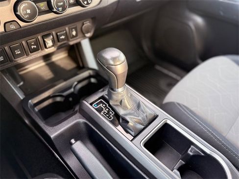 Used 2020 Toyota Tacoma TRD Off-Road image 12