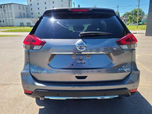 Used 2019 Nissan Rogue SV AWD/4WD image 9