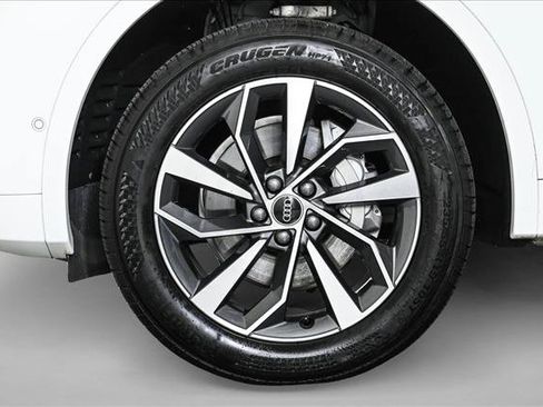 Used 2022 Audi Q5 2.0T Prestige w/ Prestige Package image 25