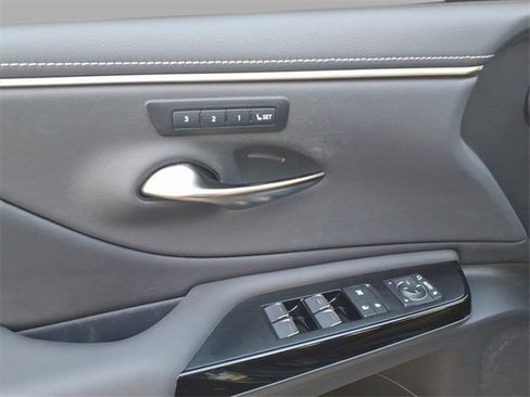 Certified 2023 Lexus ES 300h w/ Premium Package image 7