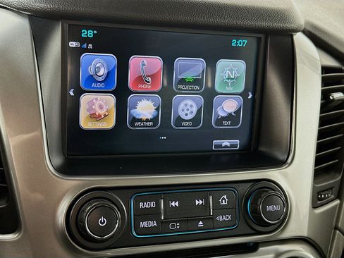 Used 2019 Chevrolet Suburban LT image 15