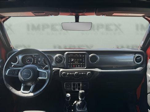 Used 2018 Jeep Wrangler Unlimited Sahara image 11