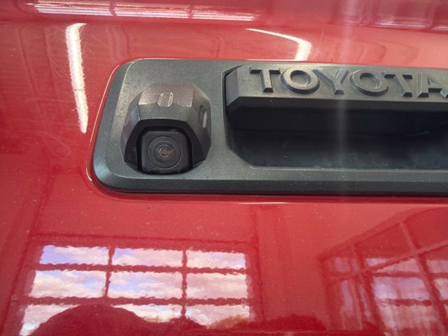 Used 2016 Toyota Tundra SR5 w/ SR5 Upgrade Package AWD/4WD image 6