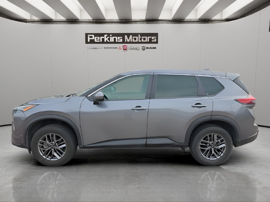 Used 2026 Nissan Rogue SV AWD/4WD image 2