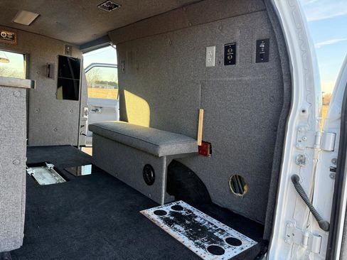 Used 2002 Ford E-350 and Econoline 350 Super Duty image 24