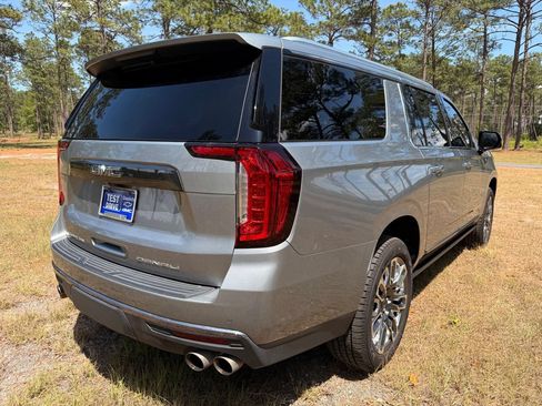 Used 2024 GMC Yukon XL Denali Ultimate AWD/4WD image 5